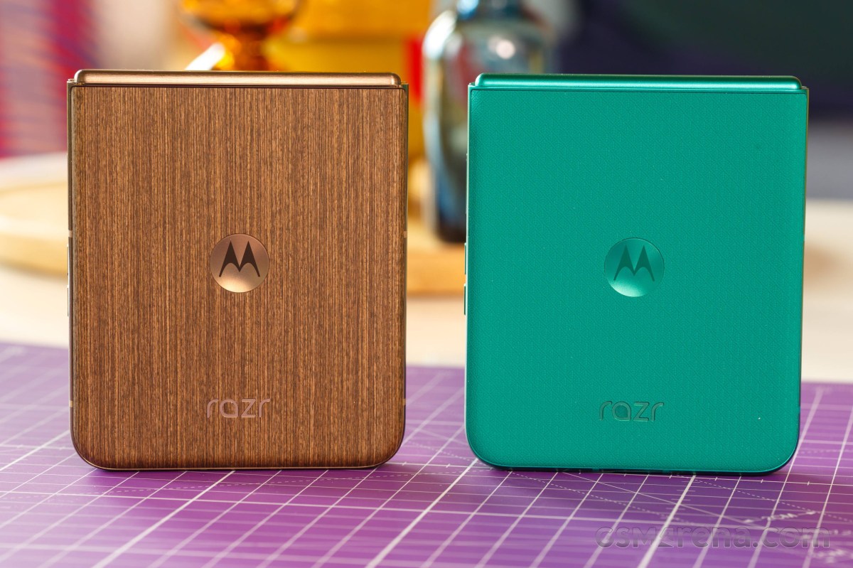 Motorola Razr 70 Ultra vs. Razr 70