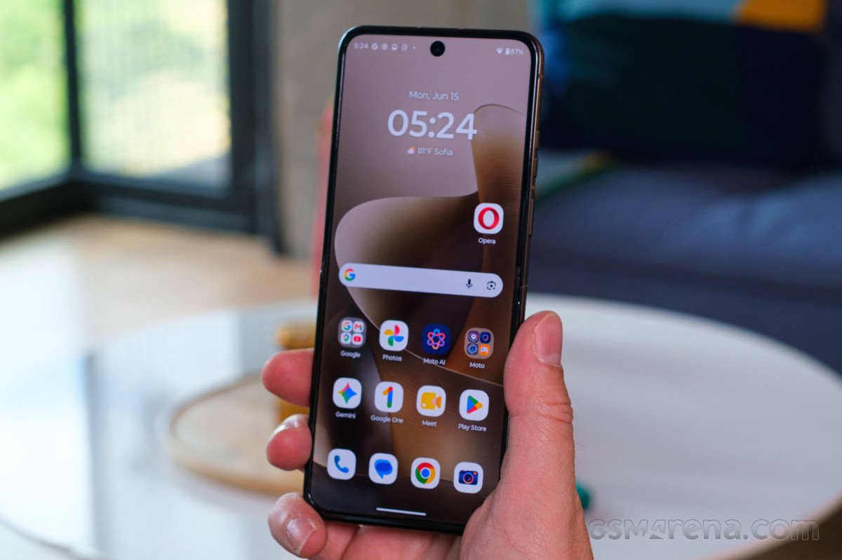 Motorola Razr 70 Ultra/Razr Ultra 2026 review