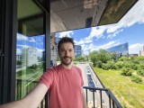 Selfie samples, ultrawide camera (0.5x) - 12mm, f/2.0, ISO 100, 1/138s (4096x3072px) - Motorola Razr 70 Ultra review