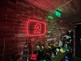 Low-light samples, ultrawide camera (0.5x) - 12mm, f/2.0, ISO 9600, 1/7s (4096x3072px) - Motorola Razr Fold review