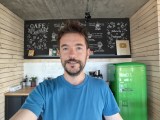 Selfie samples, 0.6x (native) - 18mm, f/2.0, ISO 160, 1/33s (4096x3072px) - Oppo Reno16 review